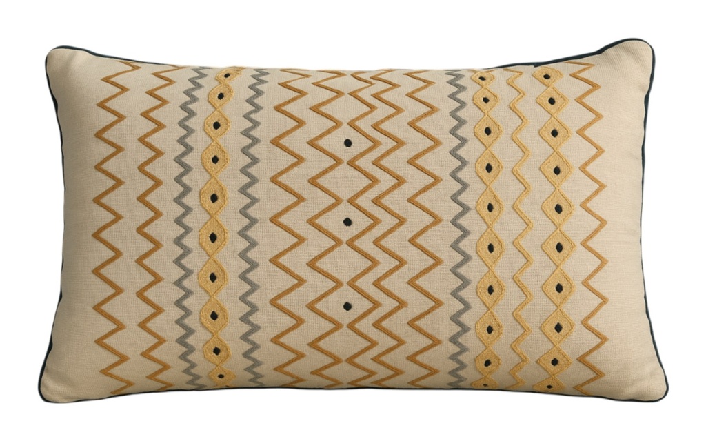 Cojín de algodón ikat bordado, crudo